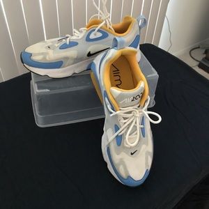 Nike Women’s Air200 multi white, blue and yellow athletic shoes size 9.5